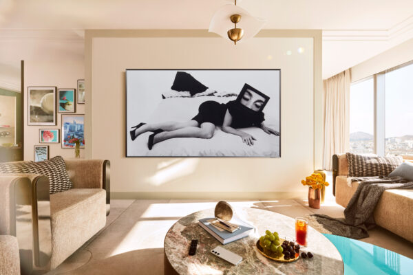 Samsung_NeoQLED8K_QN900F_Lynn_Hershman_Leeson