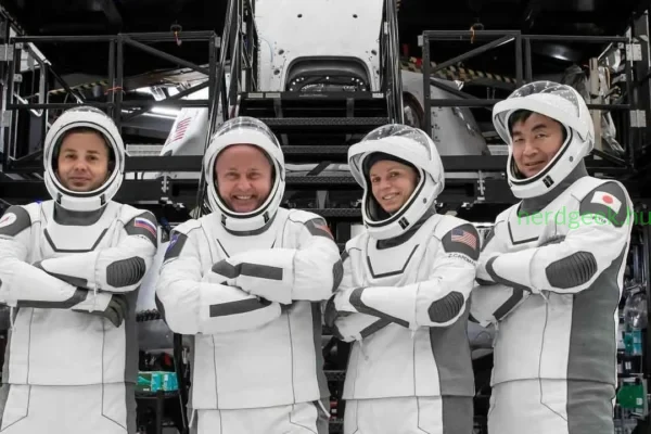 crew-11-suits-spx-training