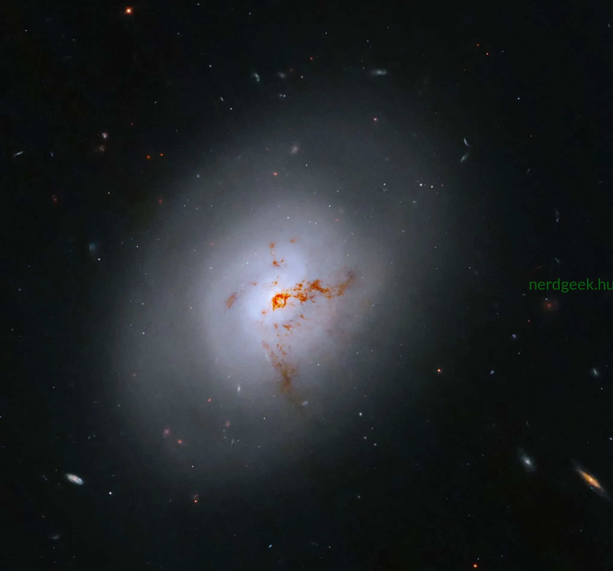 Hubble_NGC1266_2_4F_flat_FINAL_crop2
