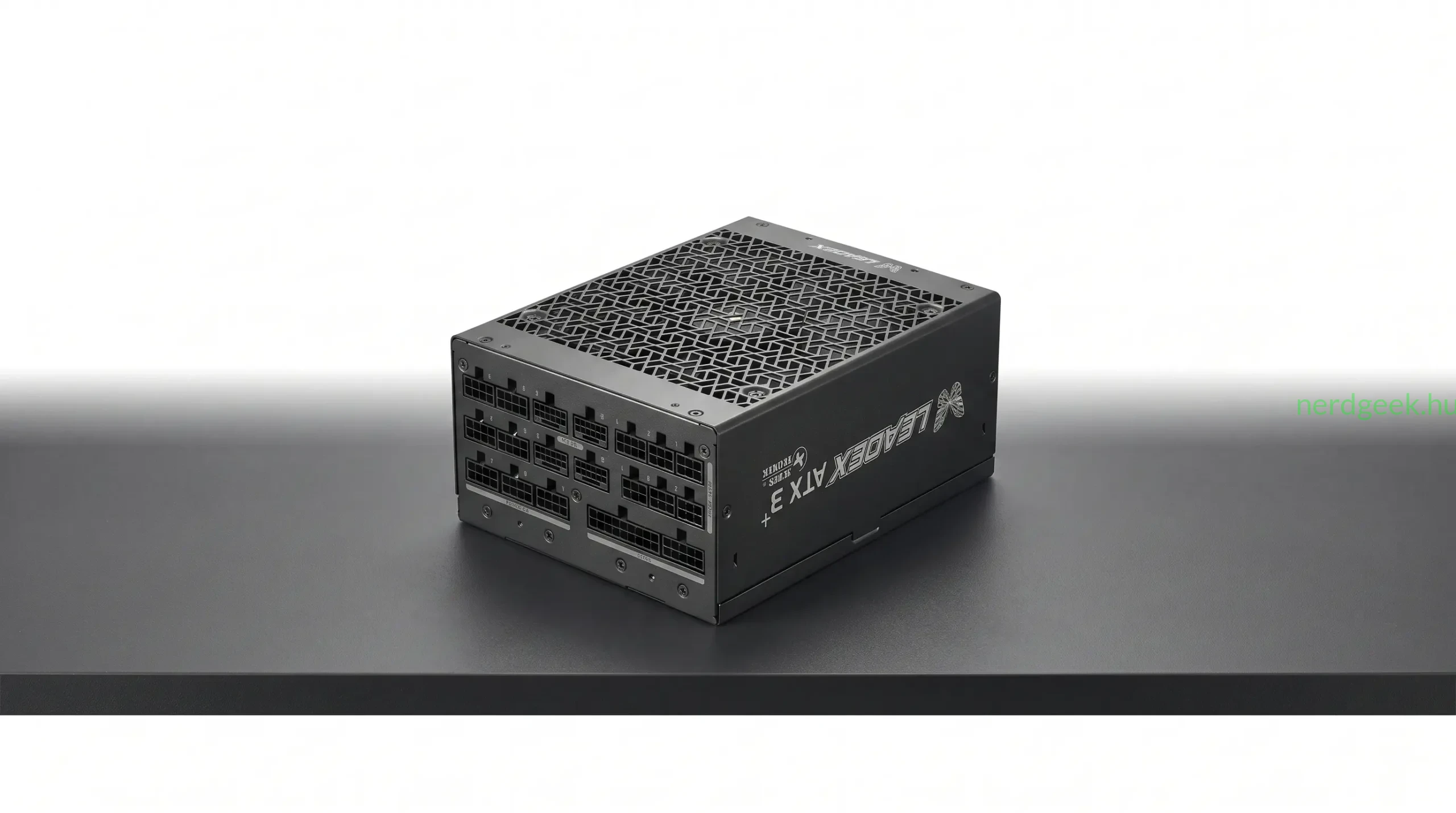 Super Flower Leadex Titanium 2800W