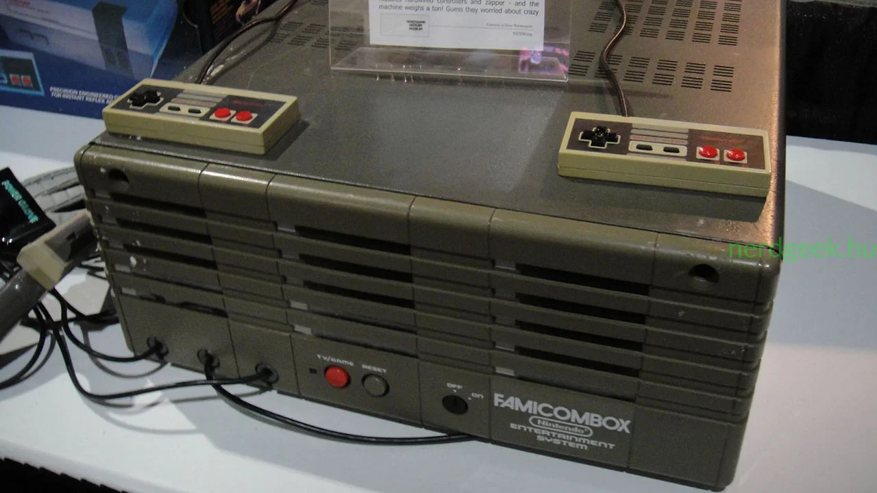 Famicom-Box-photo-E3-2011