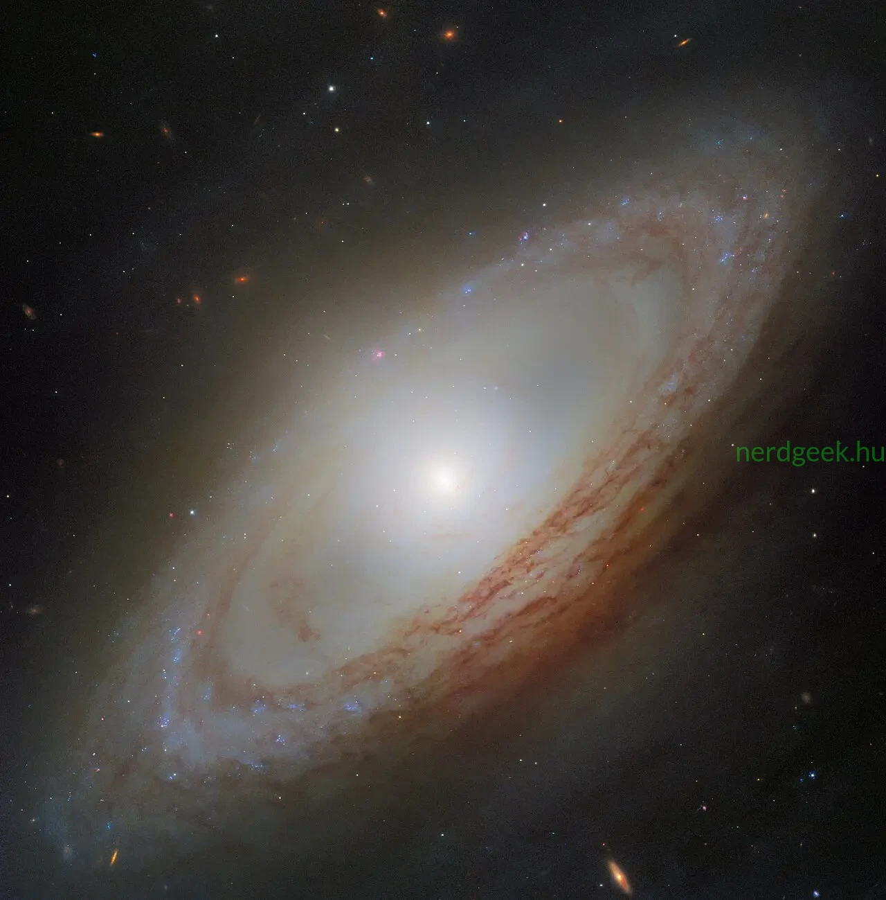 NGC 4698