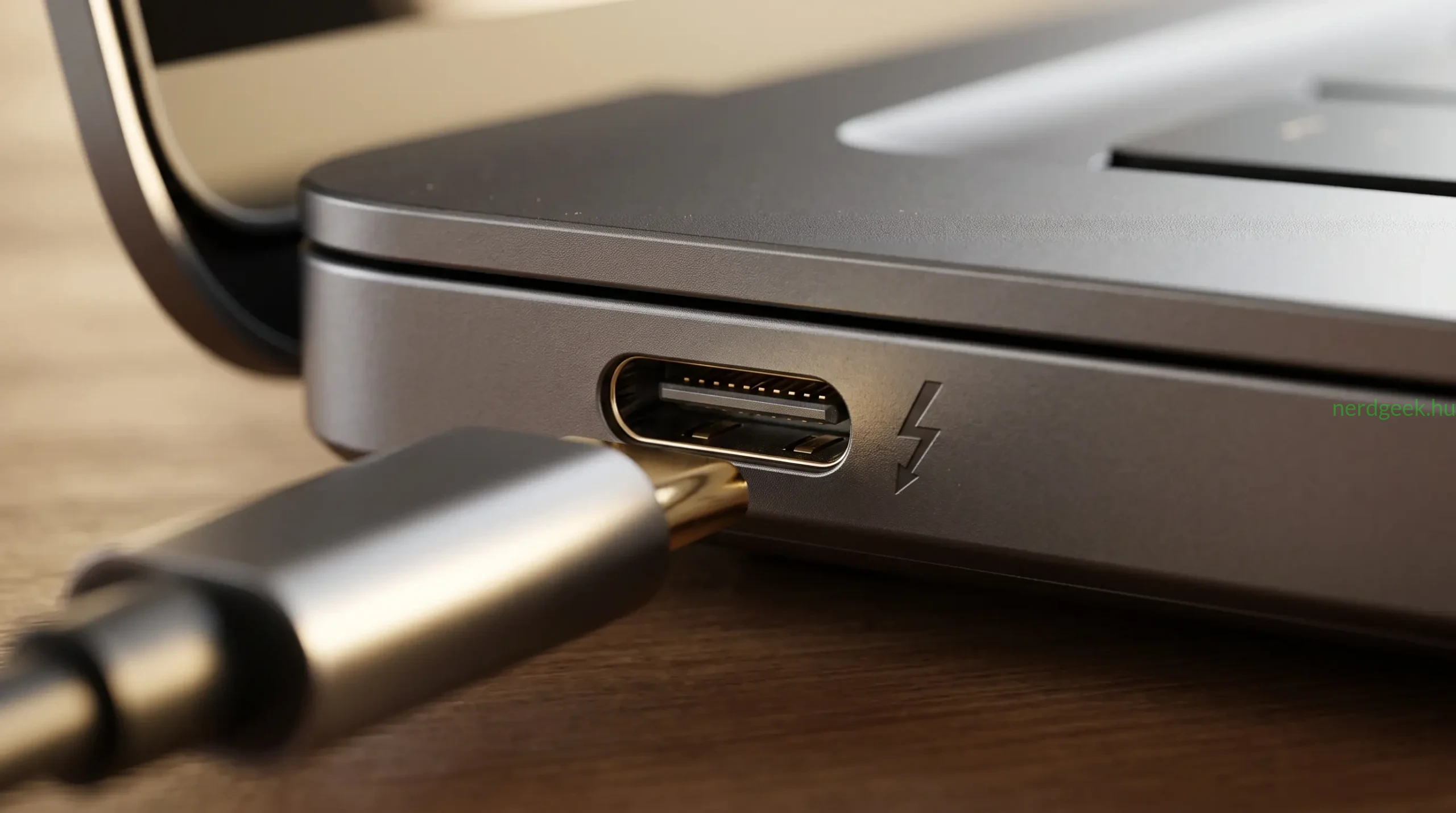 apple-mac-thunderbolt